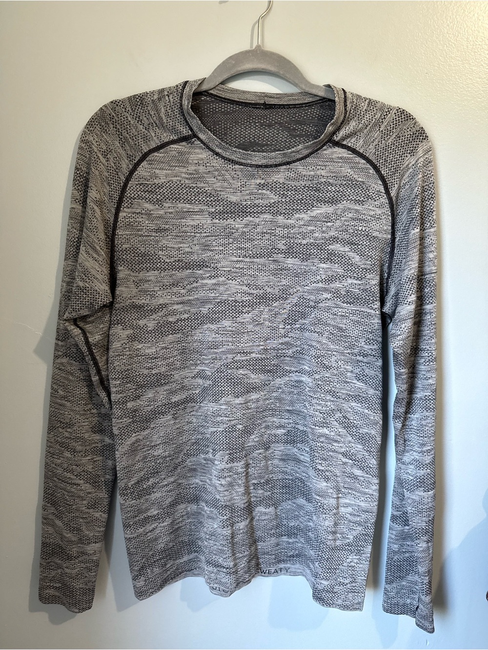Lululemon Men’s Metal Vent Long Sleeve Size Small